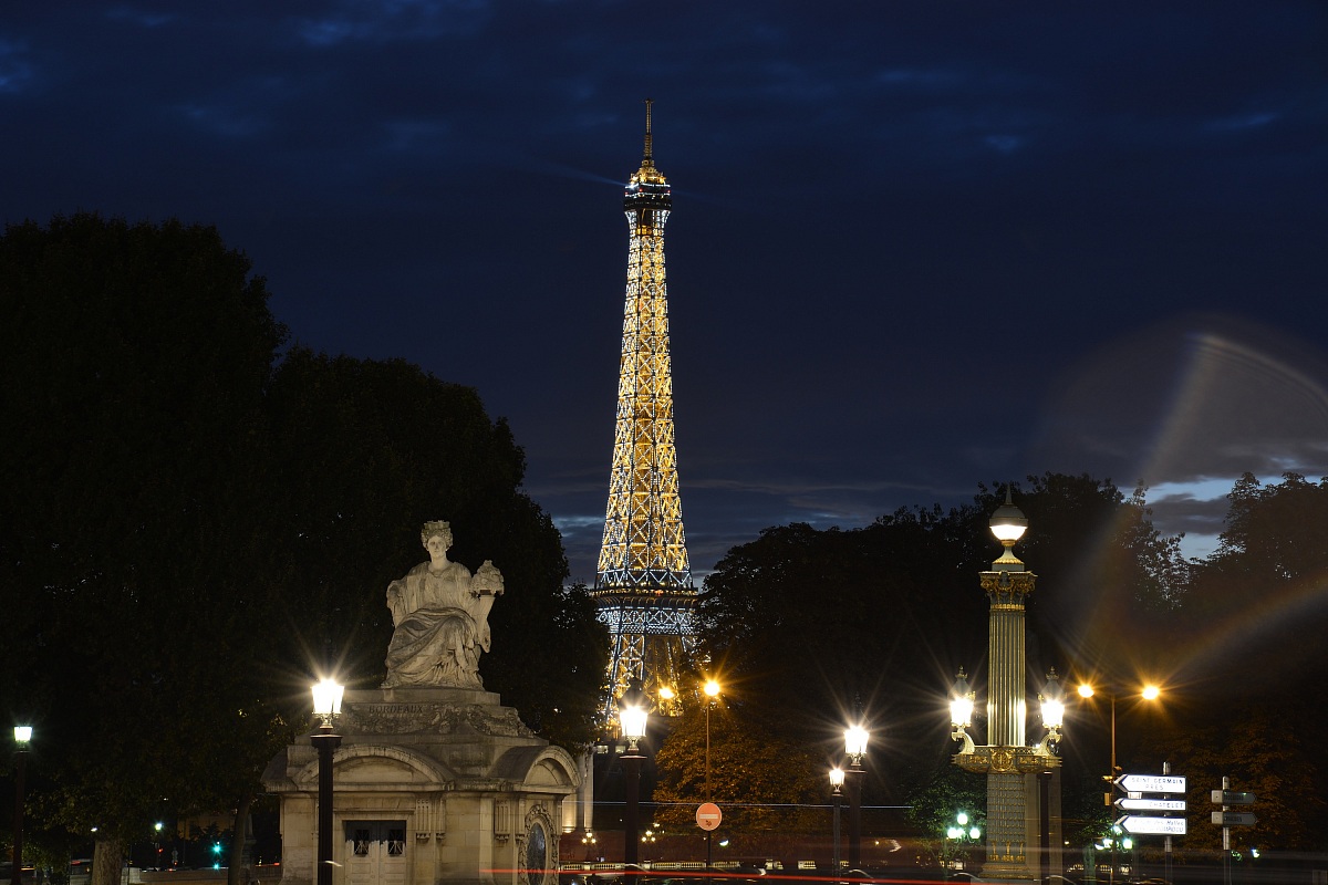paris by night