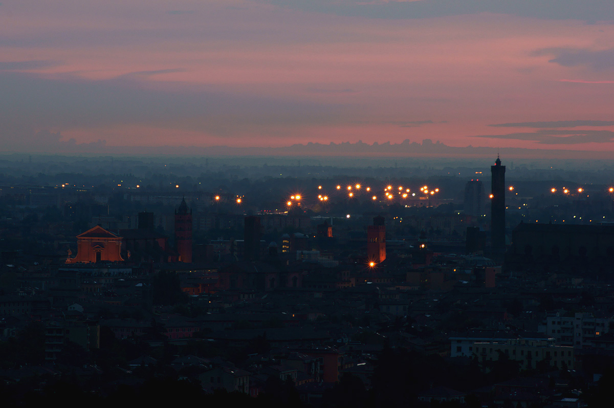 Bologna all'alba