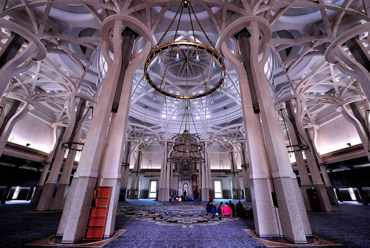 Interno della Moschea di Roma