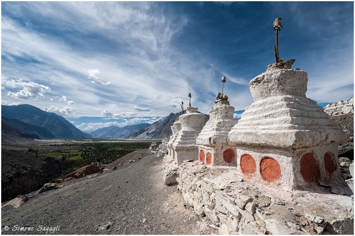 Gli stupa nella valle di Hunder