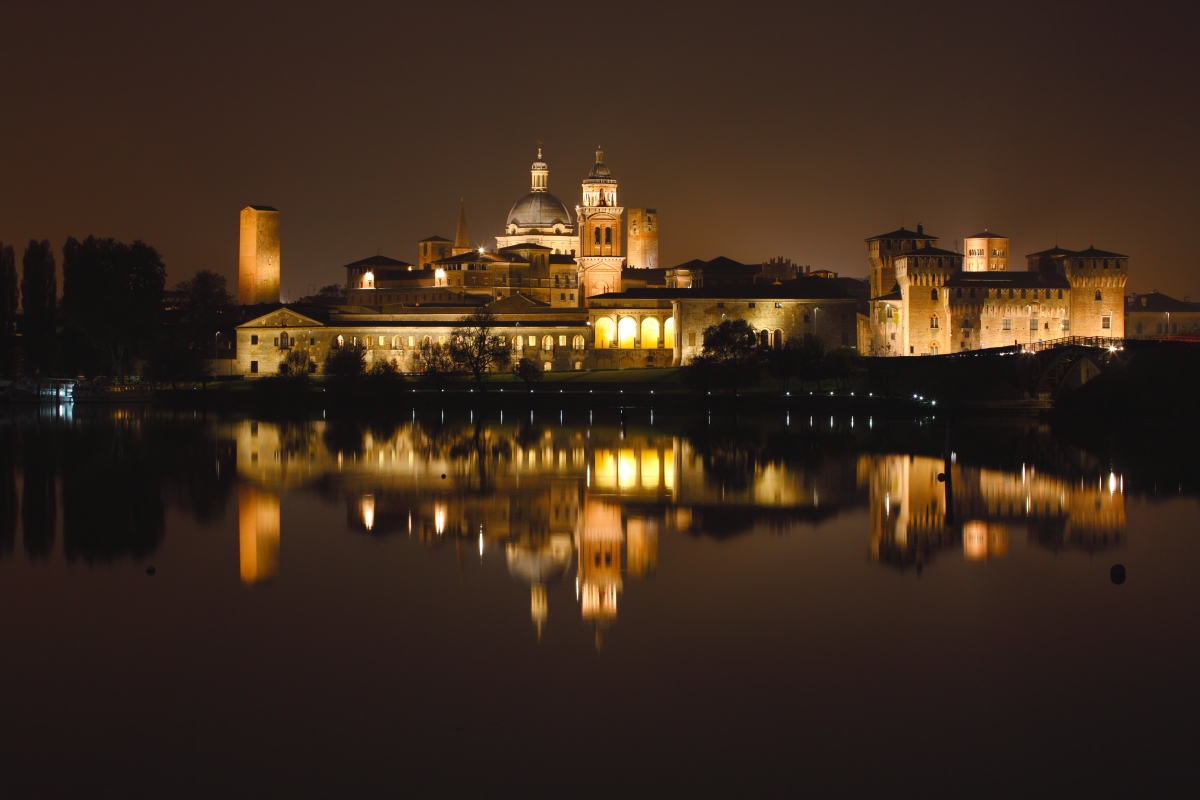 Mantova in the mirror