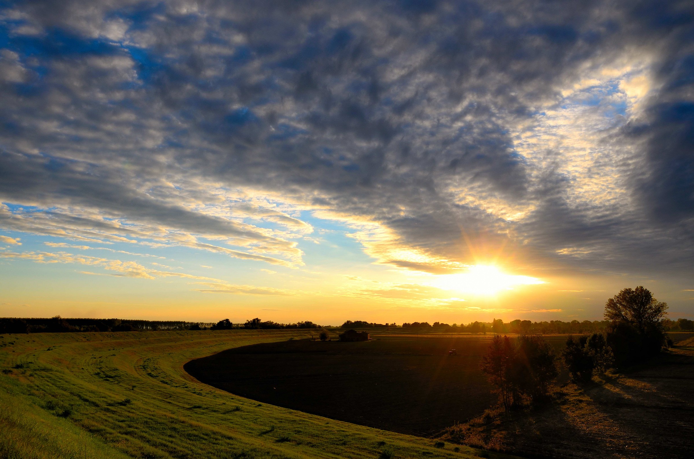 Tramonto in campagna