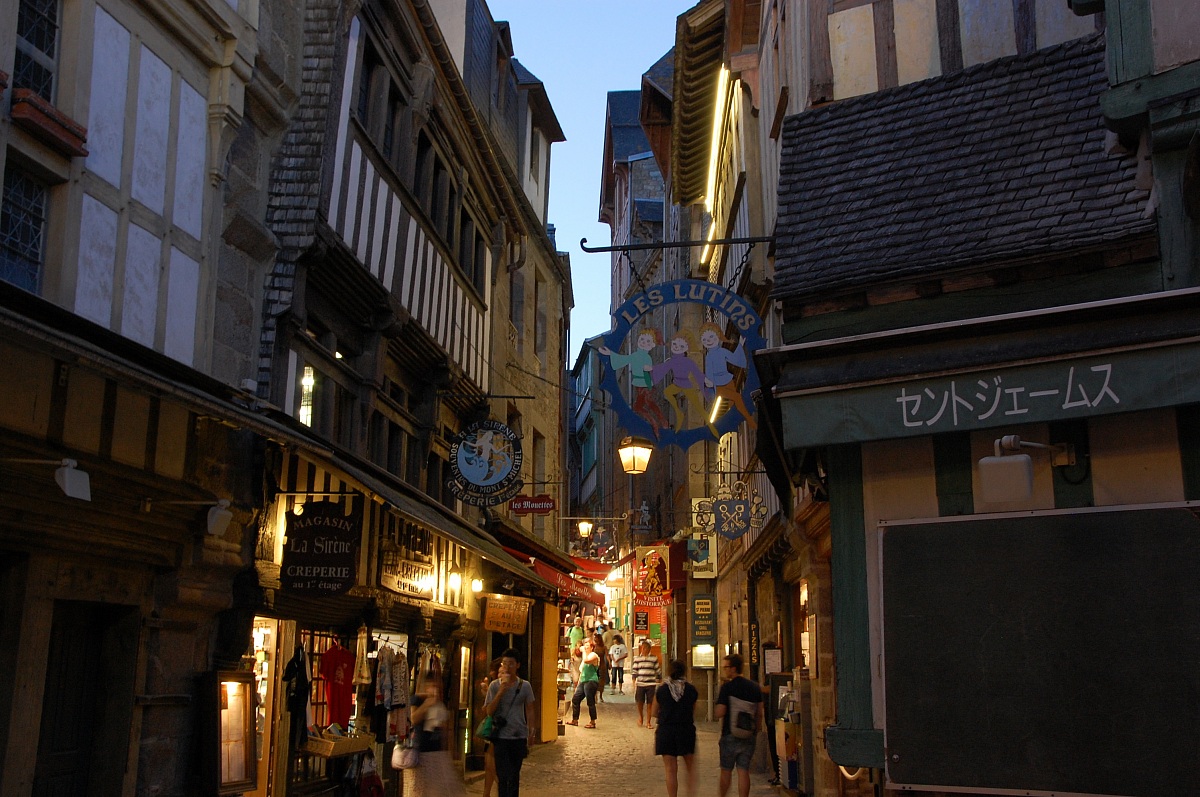 Walking through the streets of 'Abbey