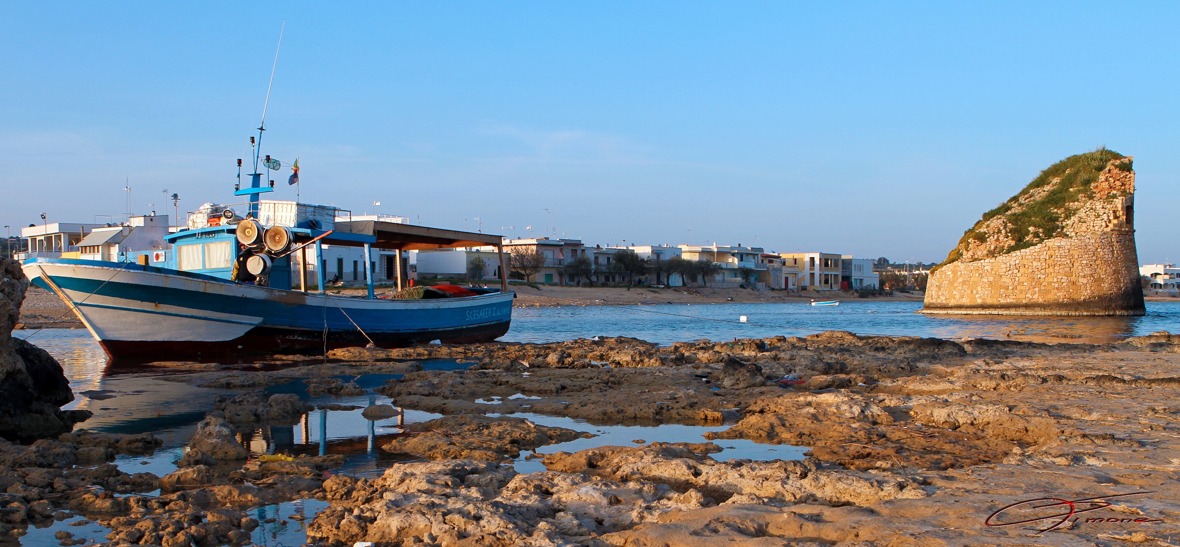 Torre Pali e peschereccio - Salento
