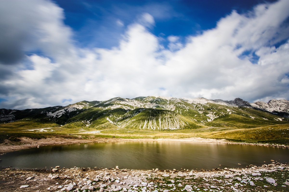 Where the clouds run faster