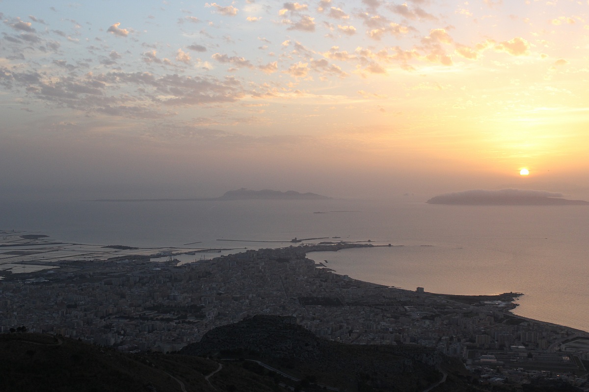 egadi 1/250 f 10 ISO 800