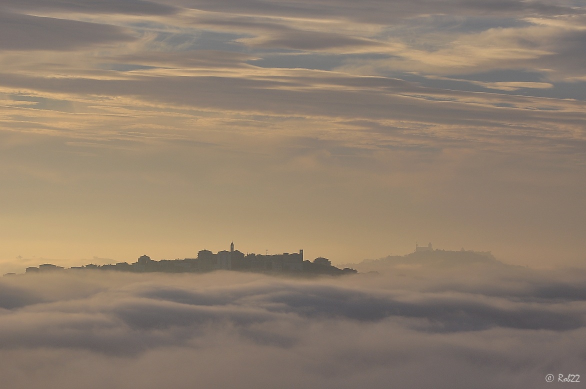 nebbia all'alba sul Fermano