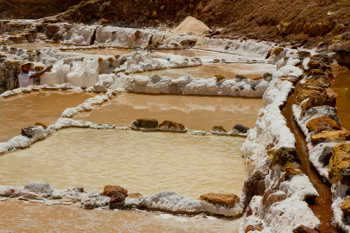 Worker to Maras Salt Pans