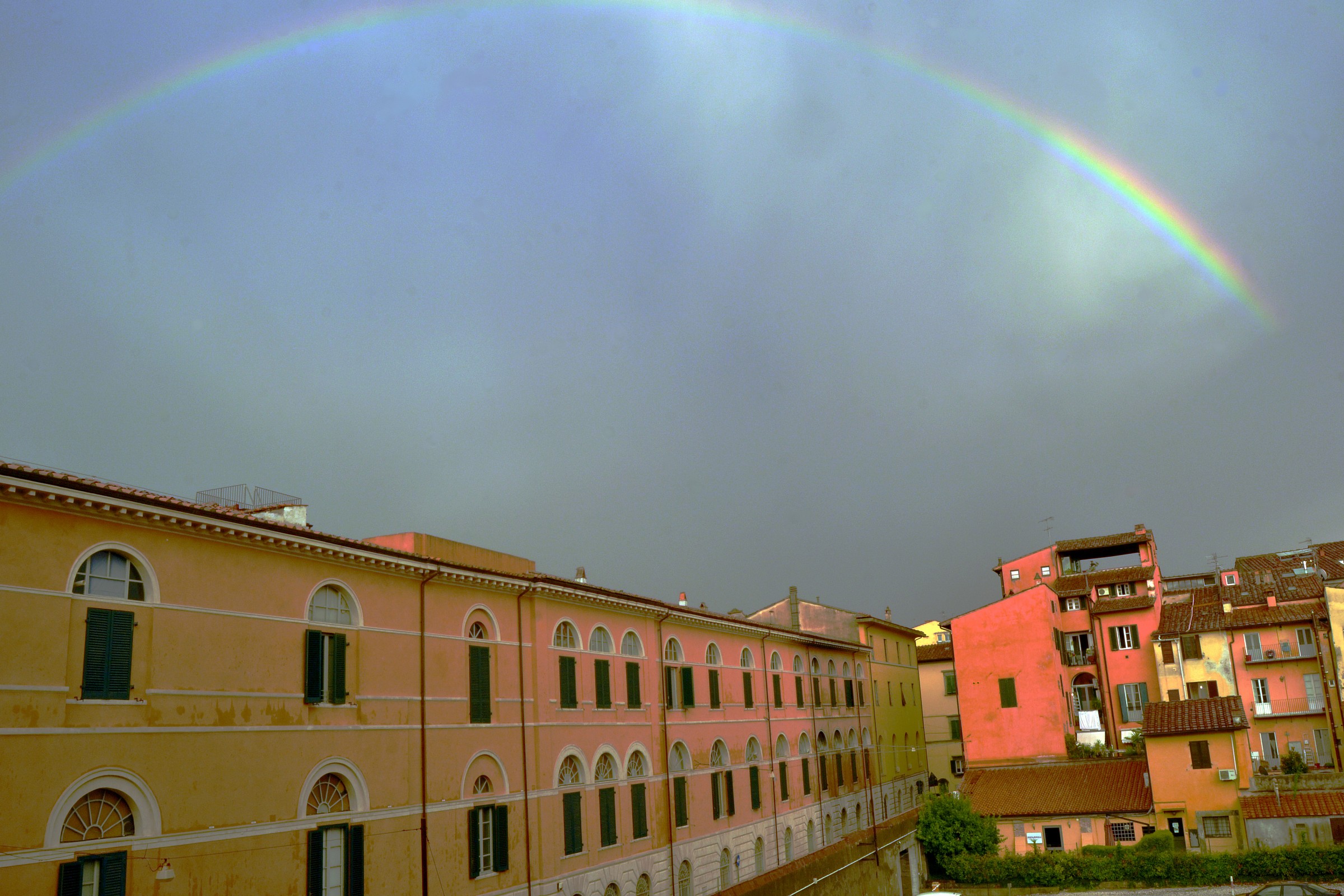Rainbow, Pisa