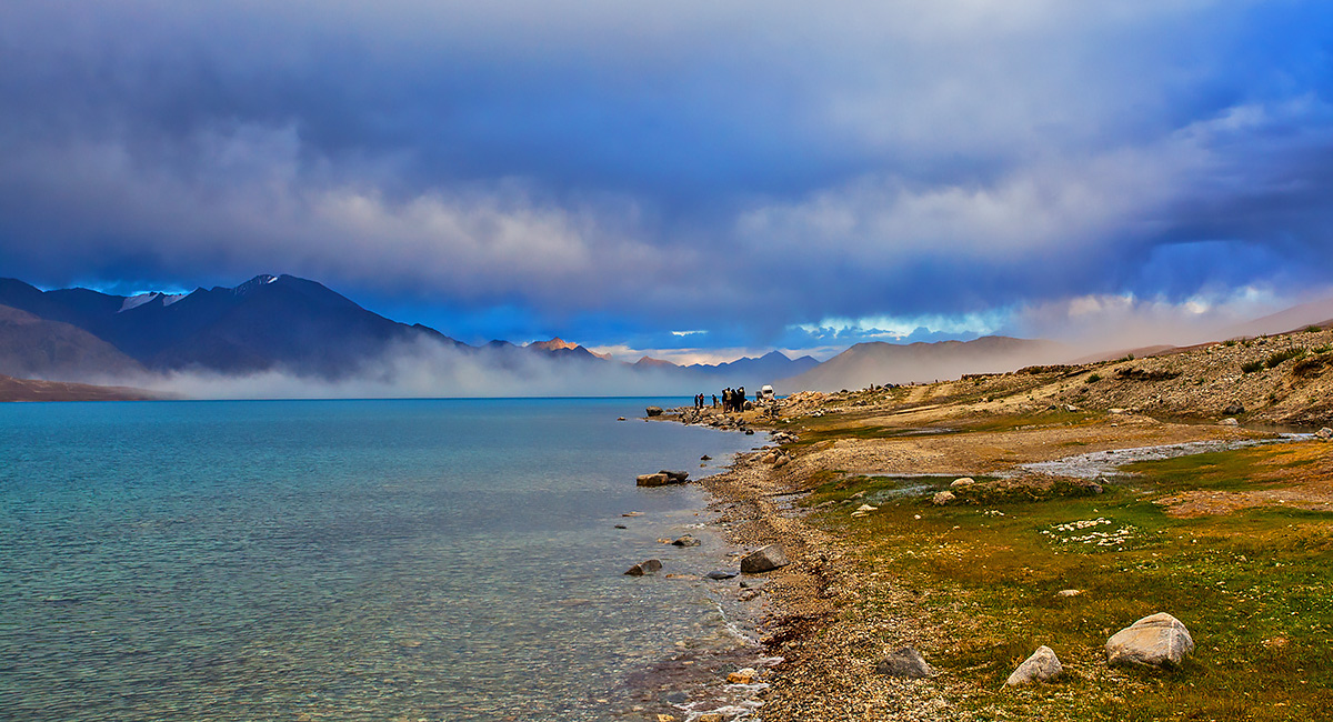Sand storm on Pangong Tso