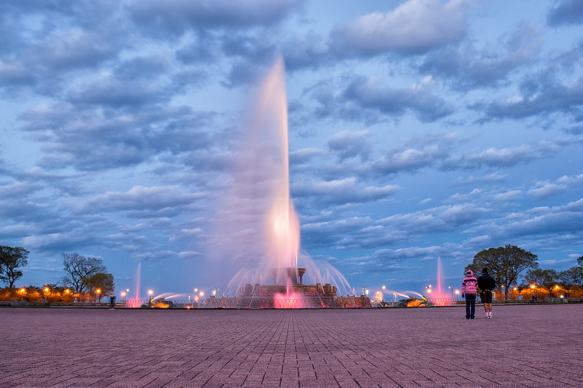 Buckingham fountain night