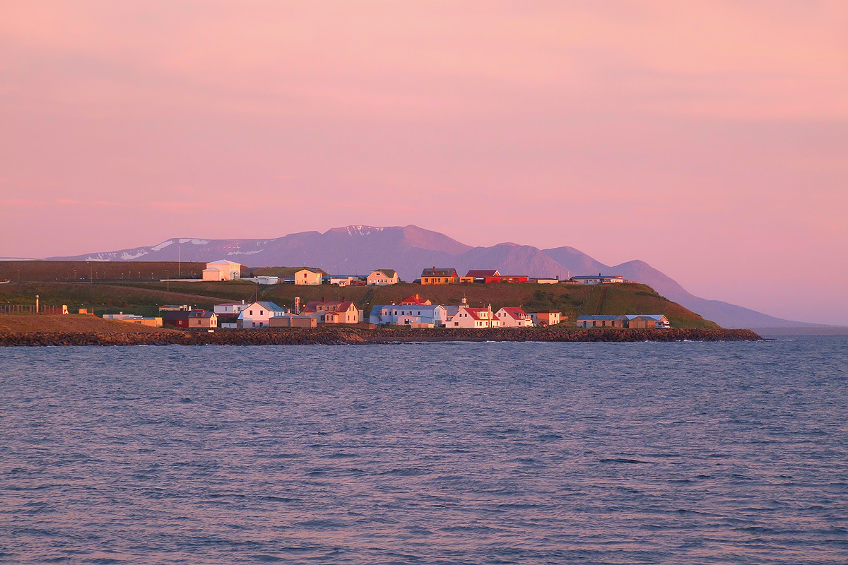 1 hour and 33 Blonduos