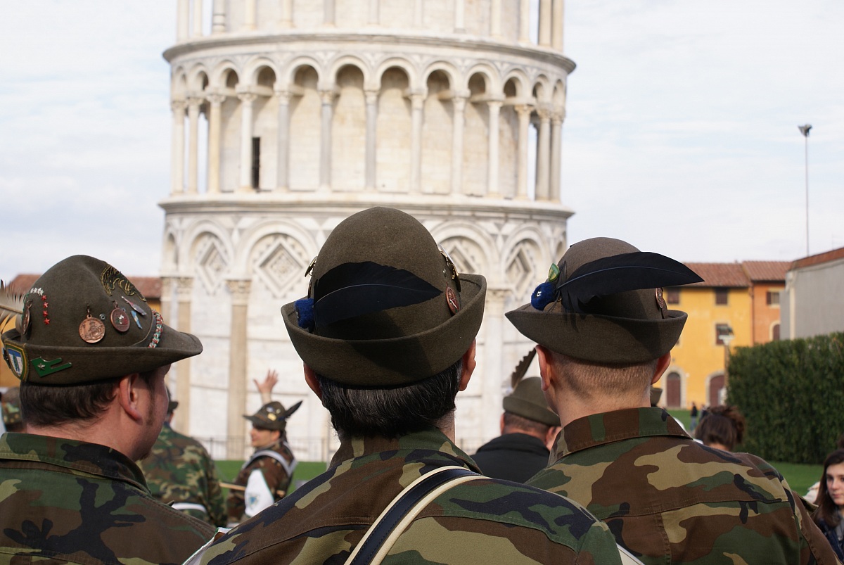 Black feathers under the Tower