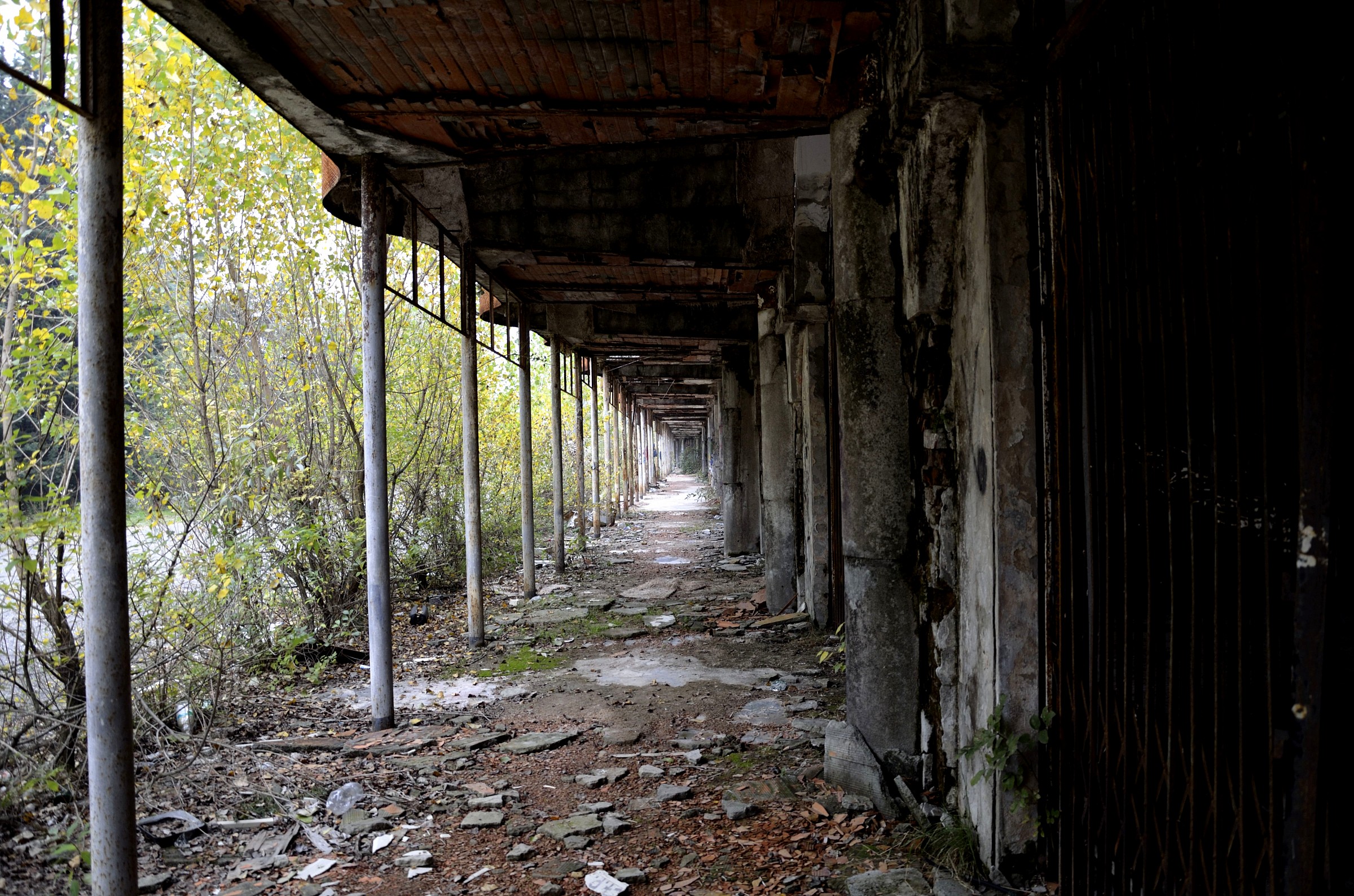 Tunnel in distruzione