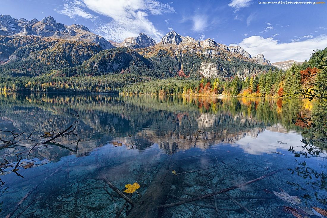 Tovel lake reflections