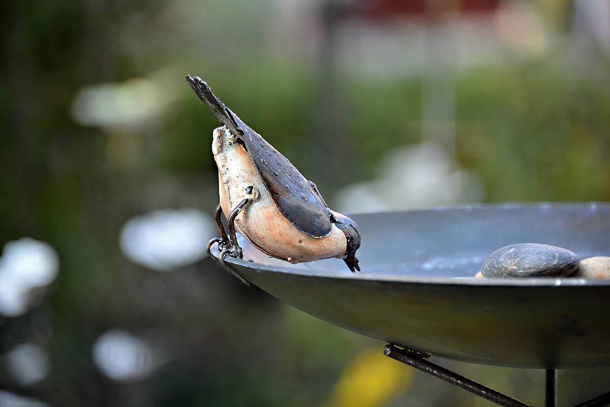 Uccellino di metallo