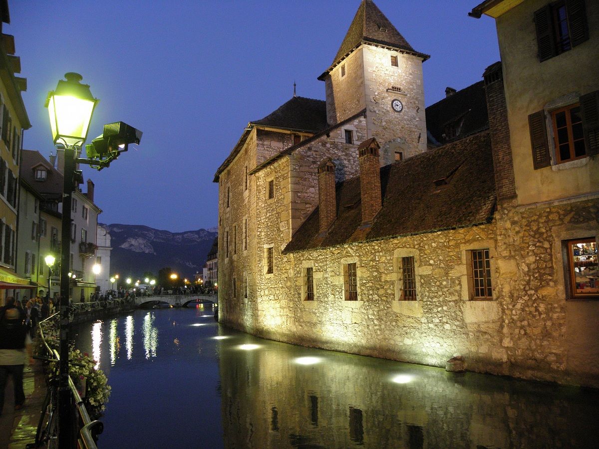 Serata ad Annecy