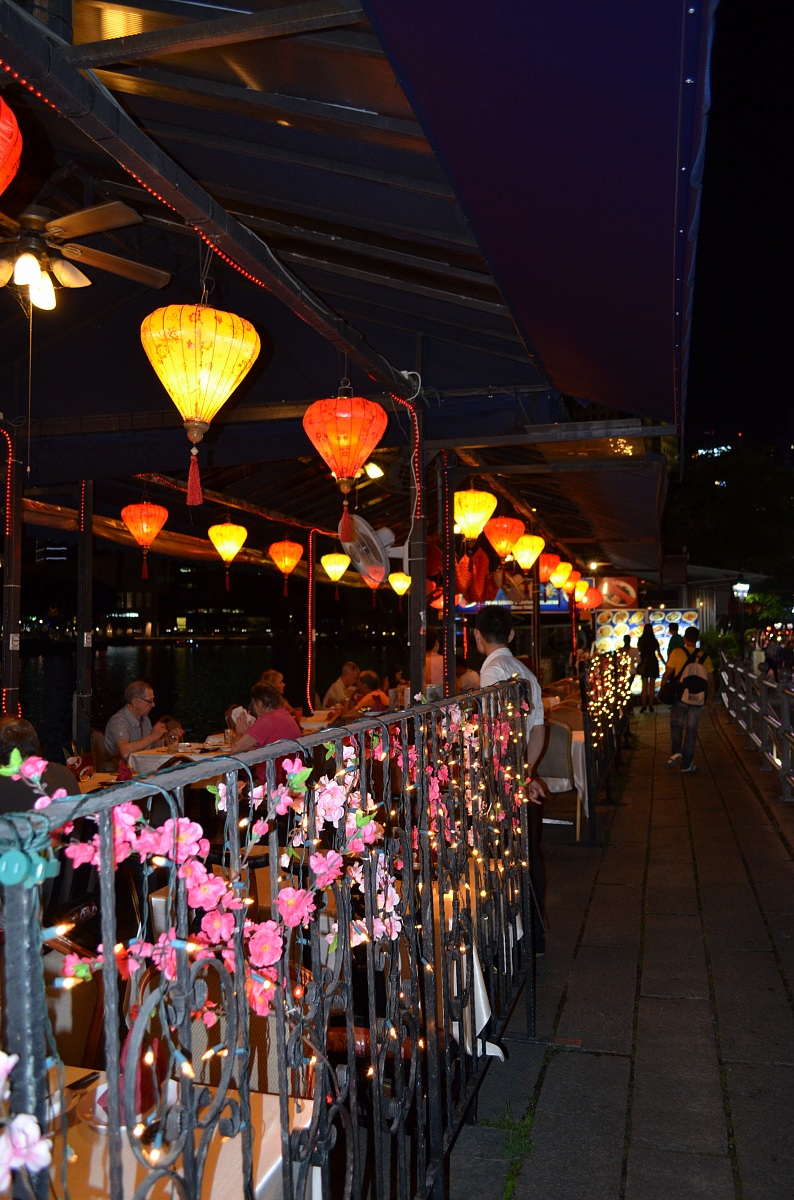 restaurants along the bay