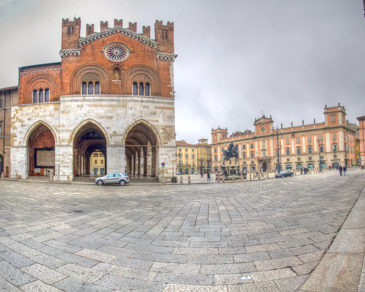 Piazza Cavalli in Piacenza
