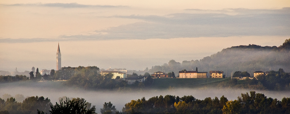 la nebbia agli irti colli