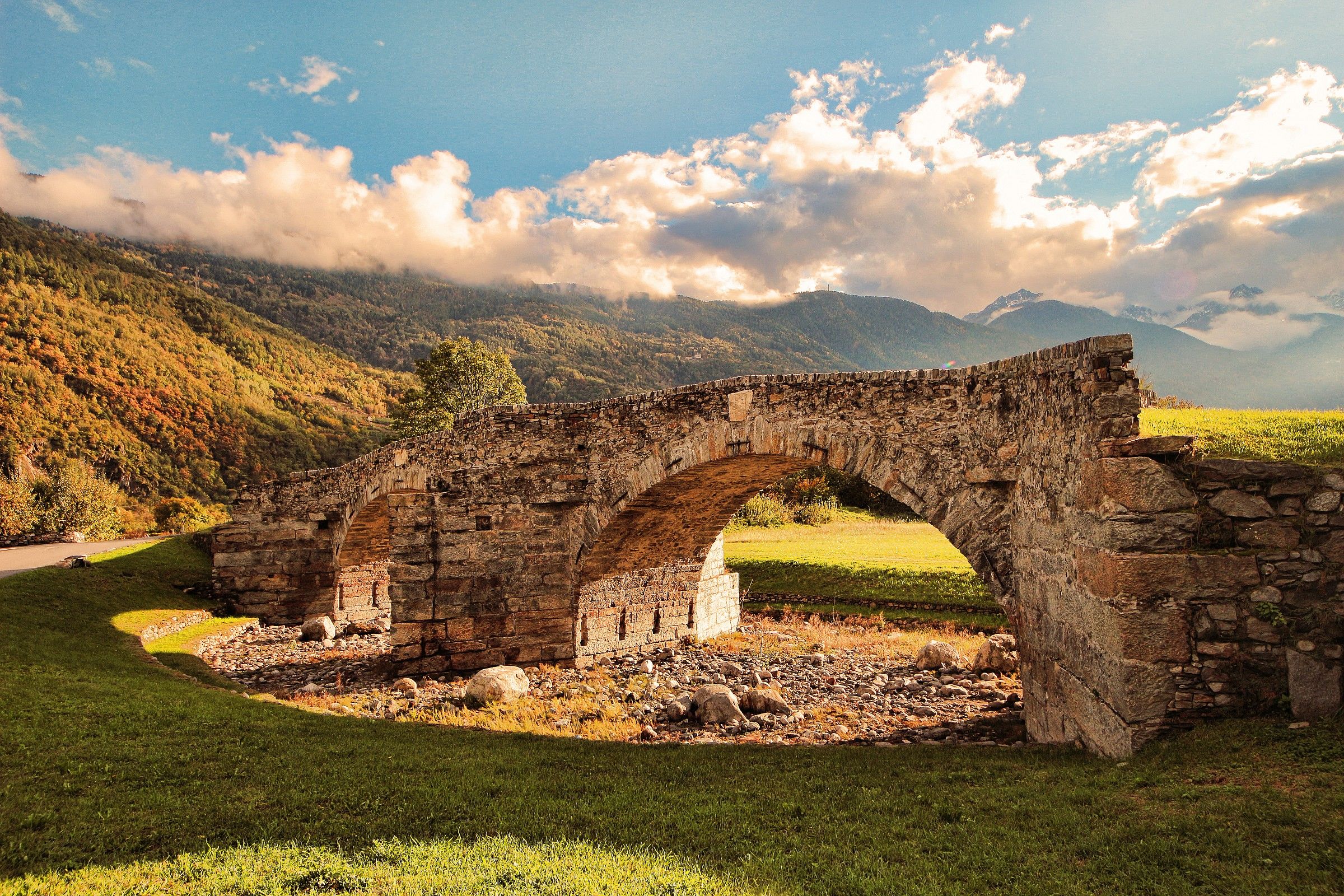 It 's over the' water