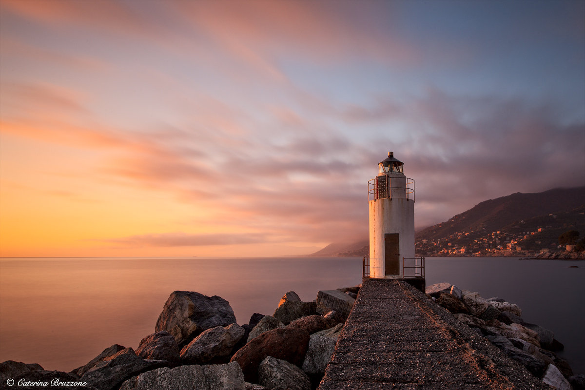 Camogli tramonto al piccolo faro