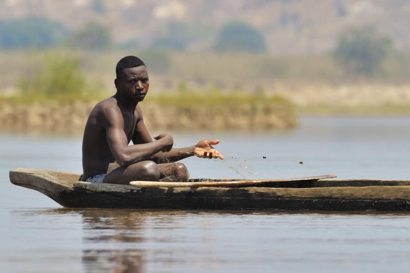 Pescatore sul Fiume Tsiribihina