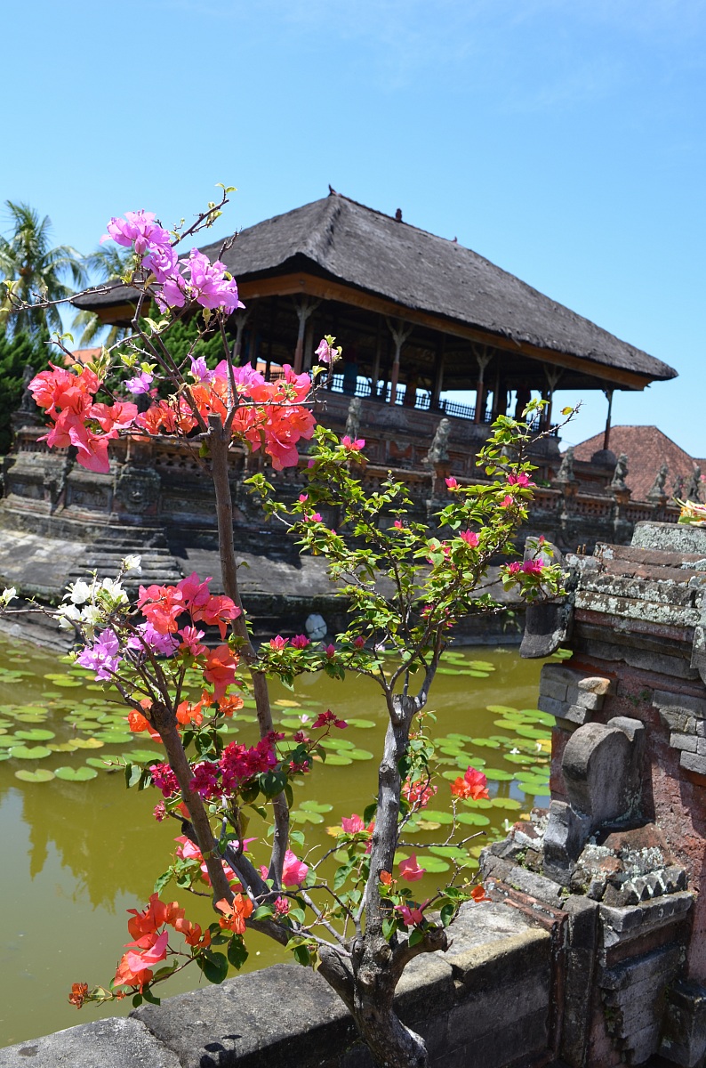uno dei tanti templi di bali