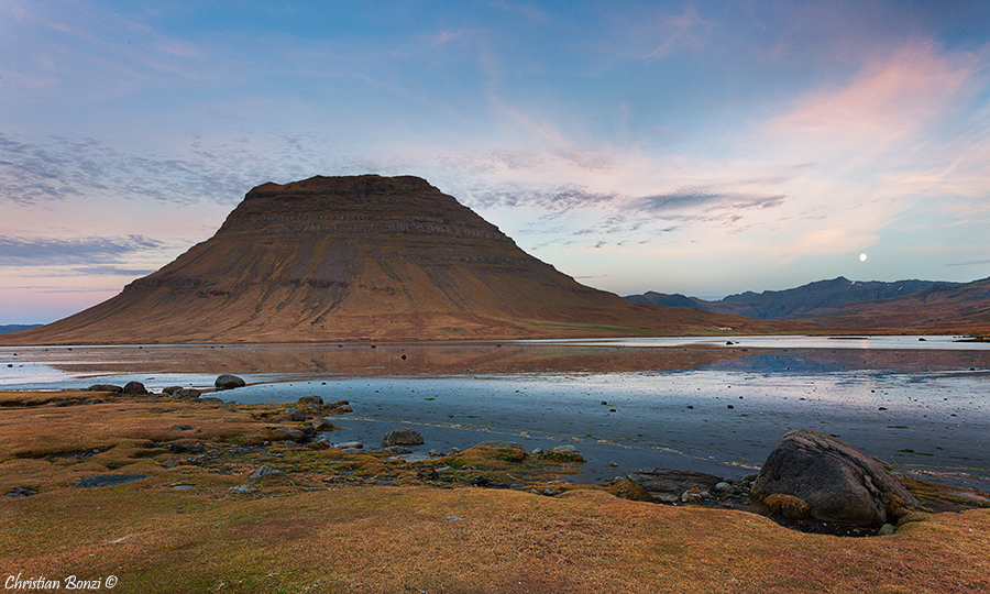 Kirkjufell Moonrise
