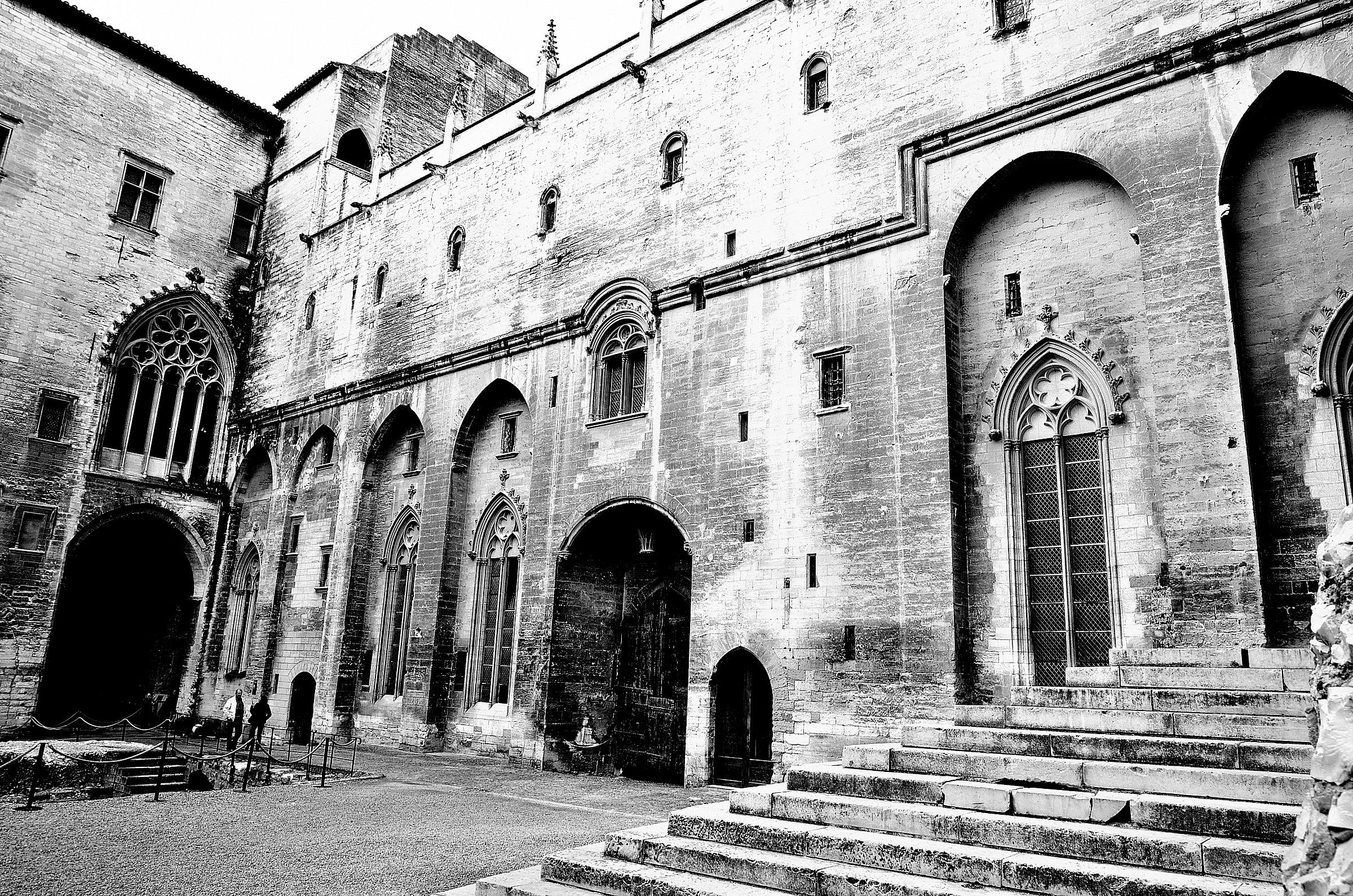 Avignone: la corte 2