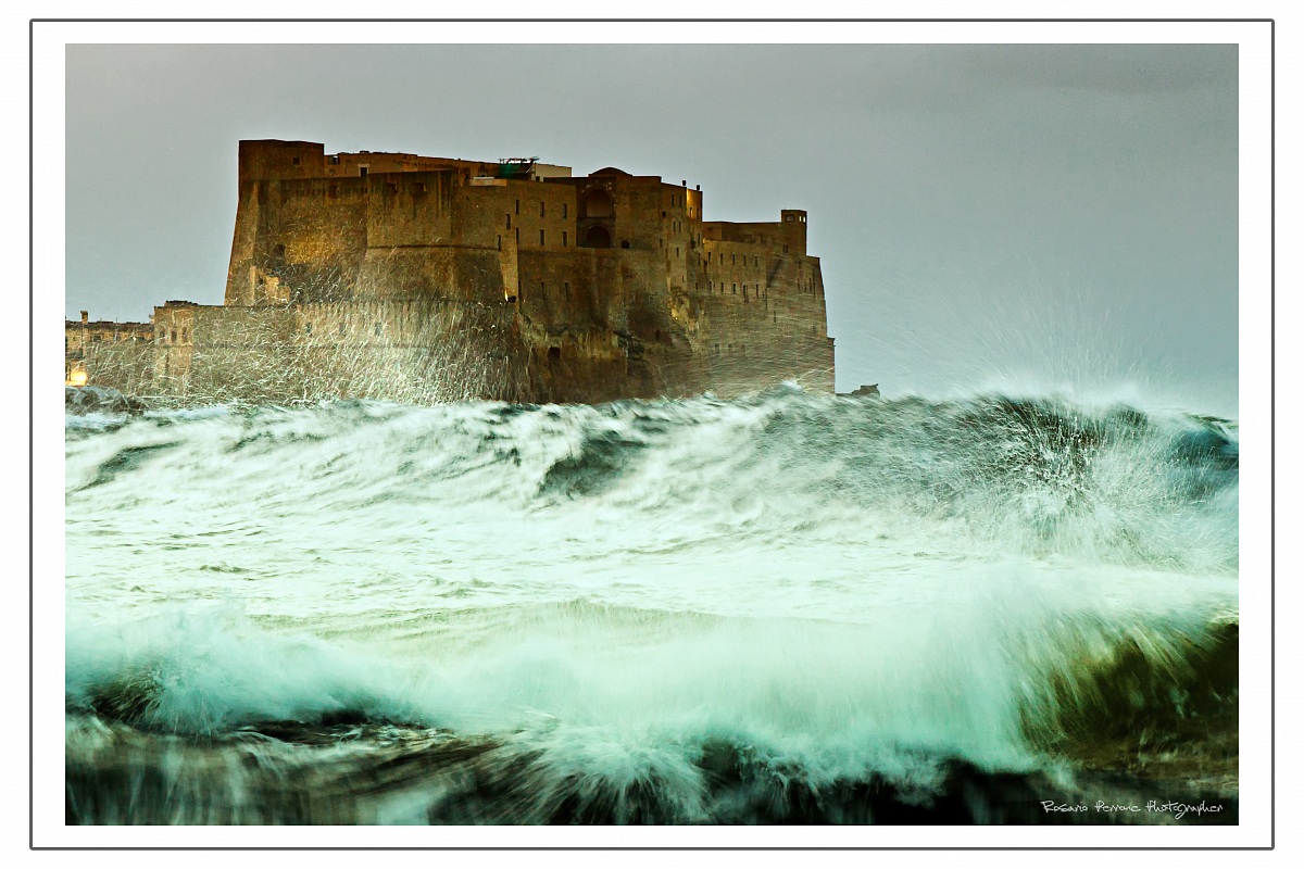 Tempesta in riva al mare