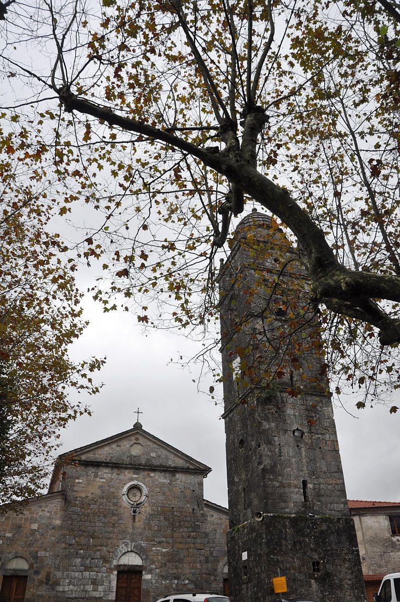 Church with bell Farnocchia (Lucca)
