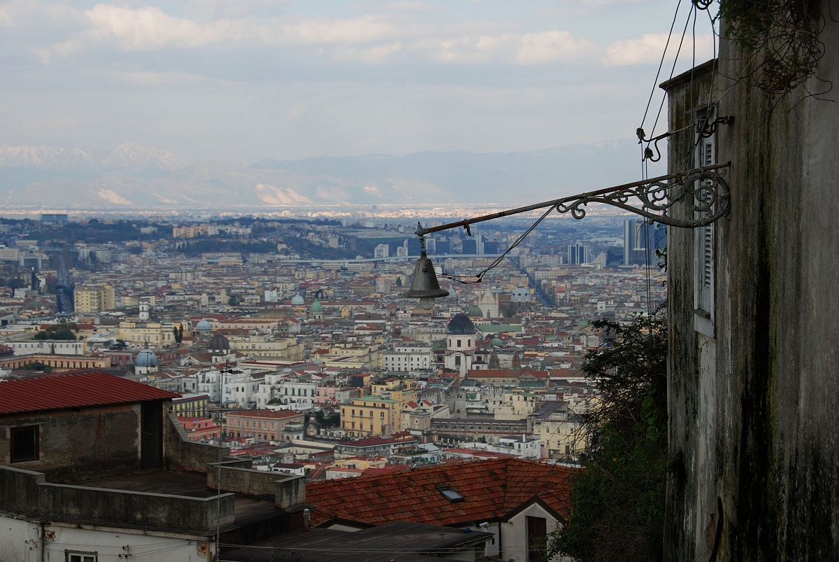 Napoli sotto ad una luce