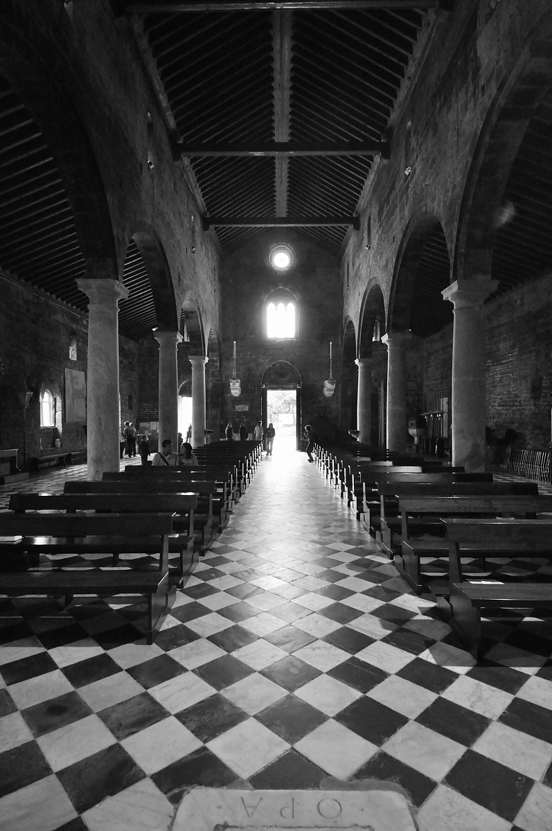 Porto Venere - interno chiesa di S. Pietro
