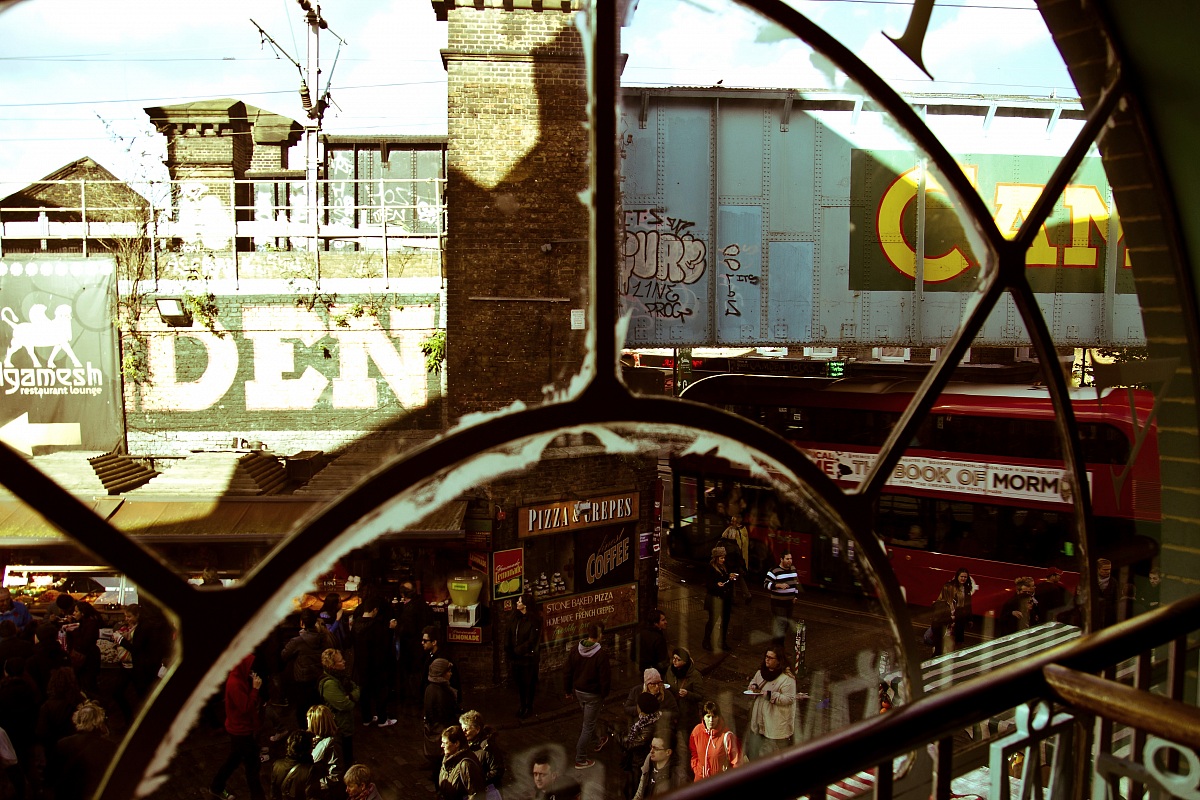 Observe the window Camden