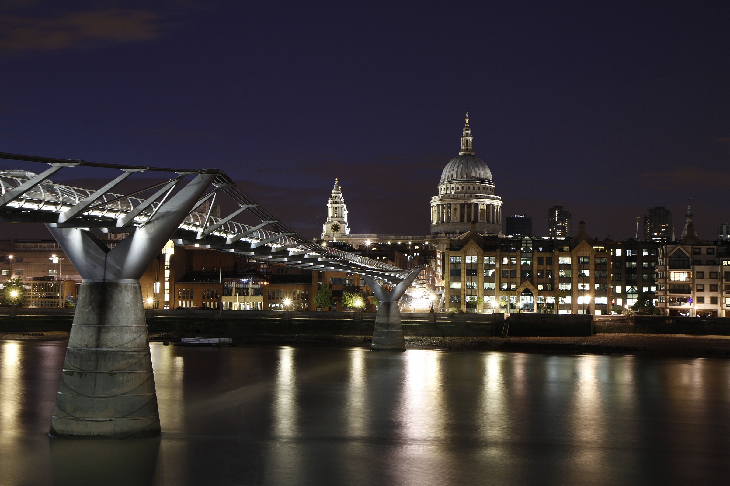 London - Millennium Bridge and St. Paul's Cathedral