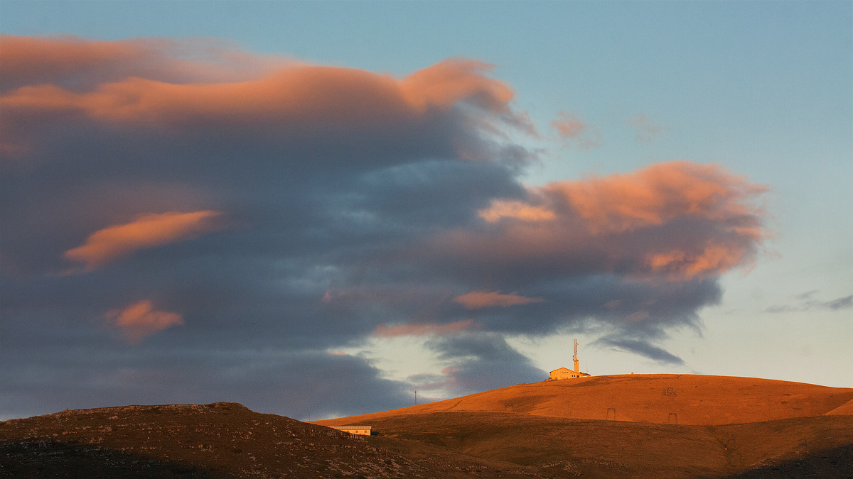 Sunrise on Mount Tomb