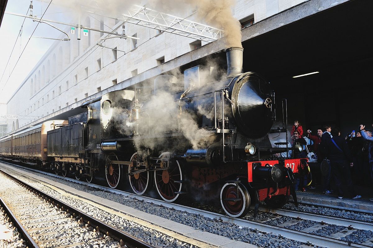 Roma Termini: Historic Steam Train