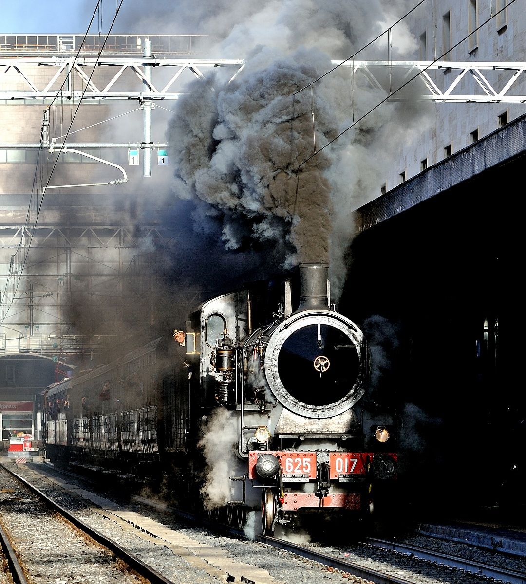 Roma Termini: Historic Steam Train