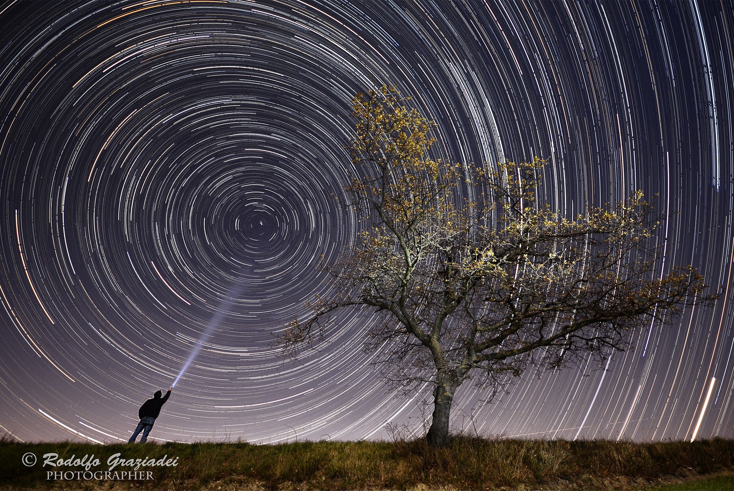Startrails al chiaror di Luna