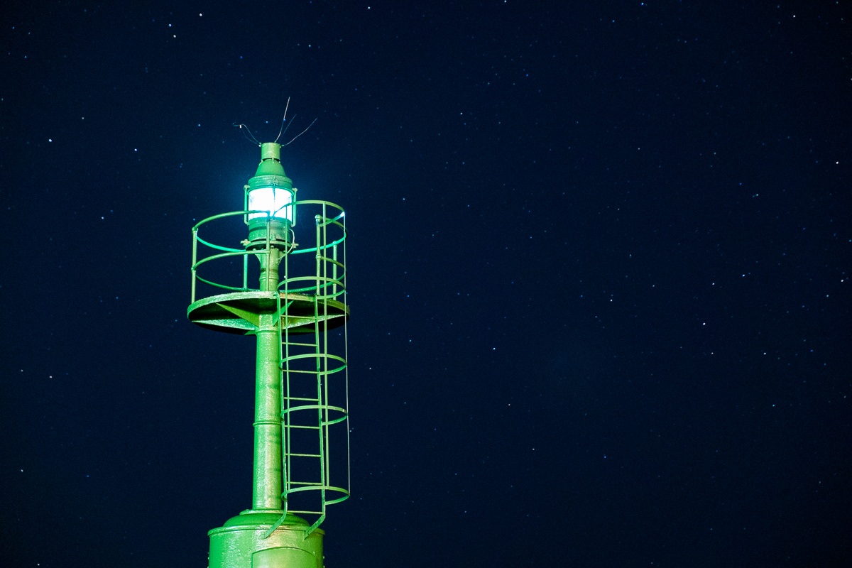 Faro nella notte
