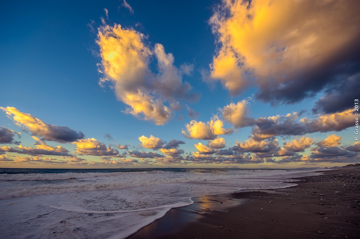 il tramonto guarda...