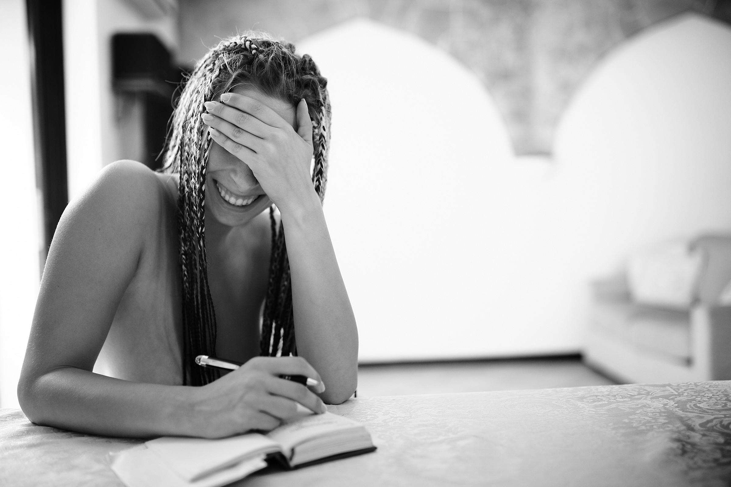 UnNaked! - Julia - # 1