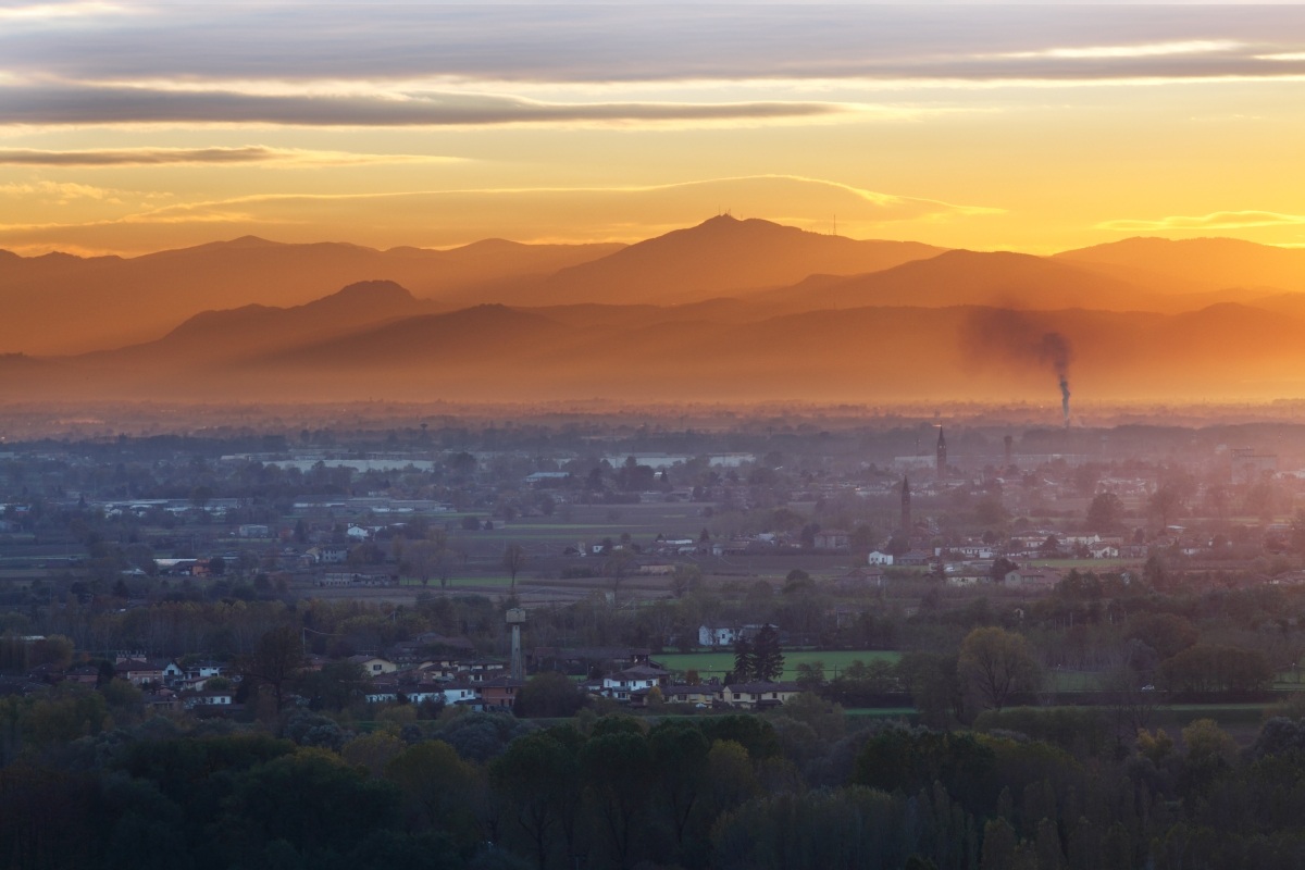 Campagne e colline al tramonto