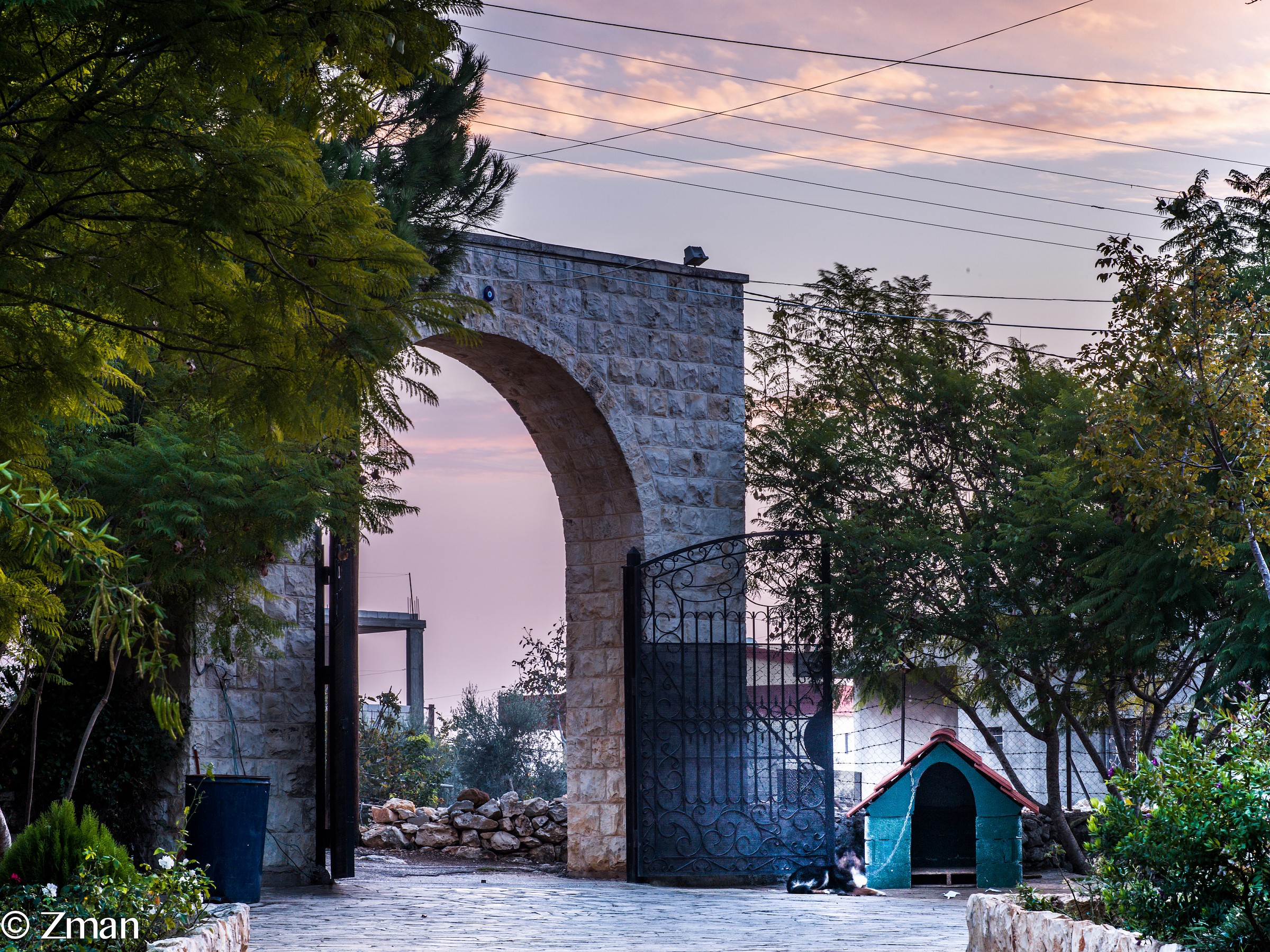 Benvenuti nella nostra villa dall'ingresso principale e ...