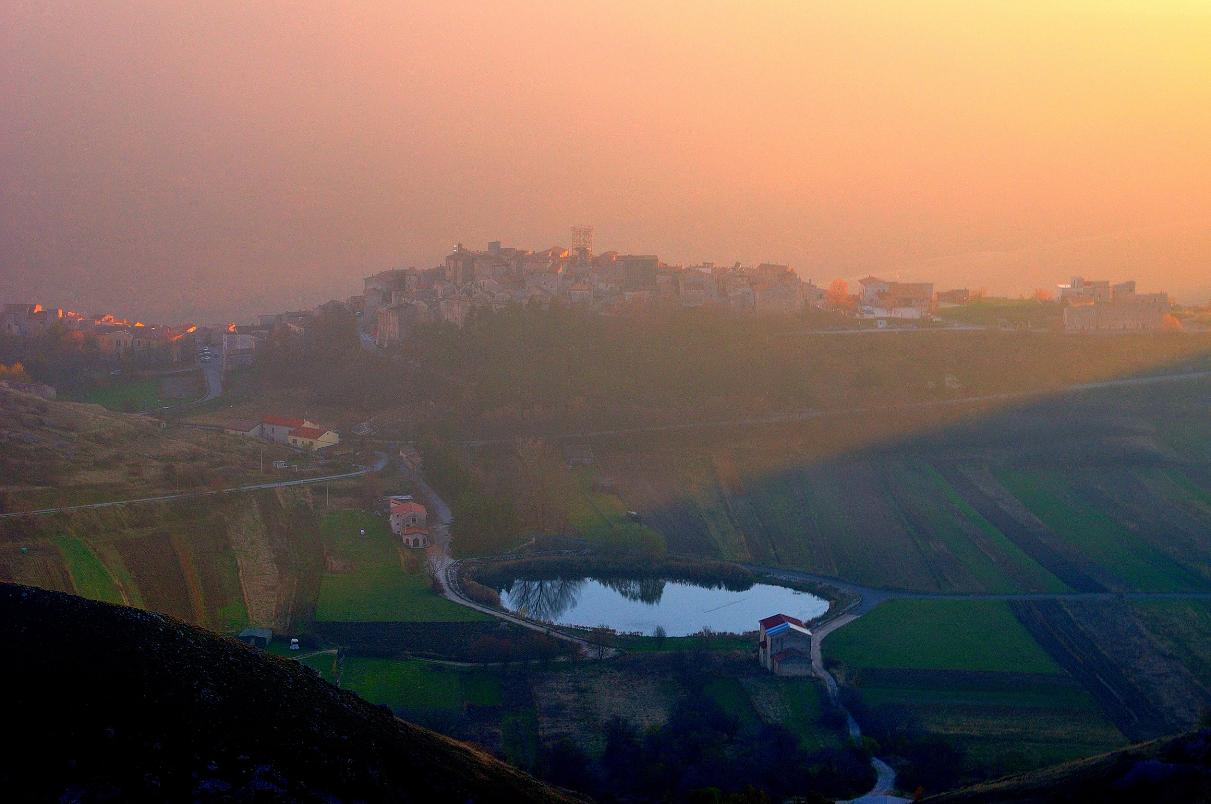 nebbia al tramonto - S. Stefano di Sessanio (aq)