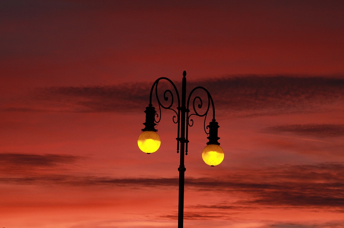 Red sky at night .....