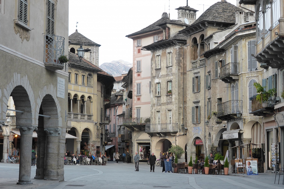 Piazza di Domodossola