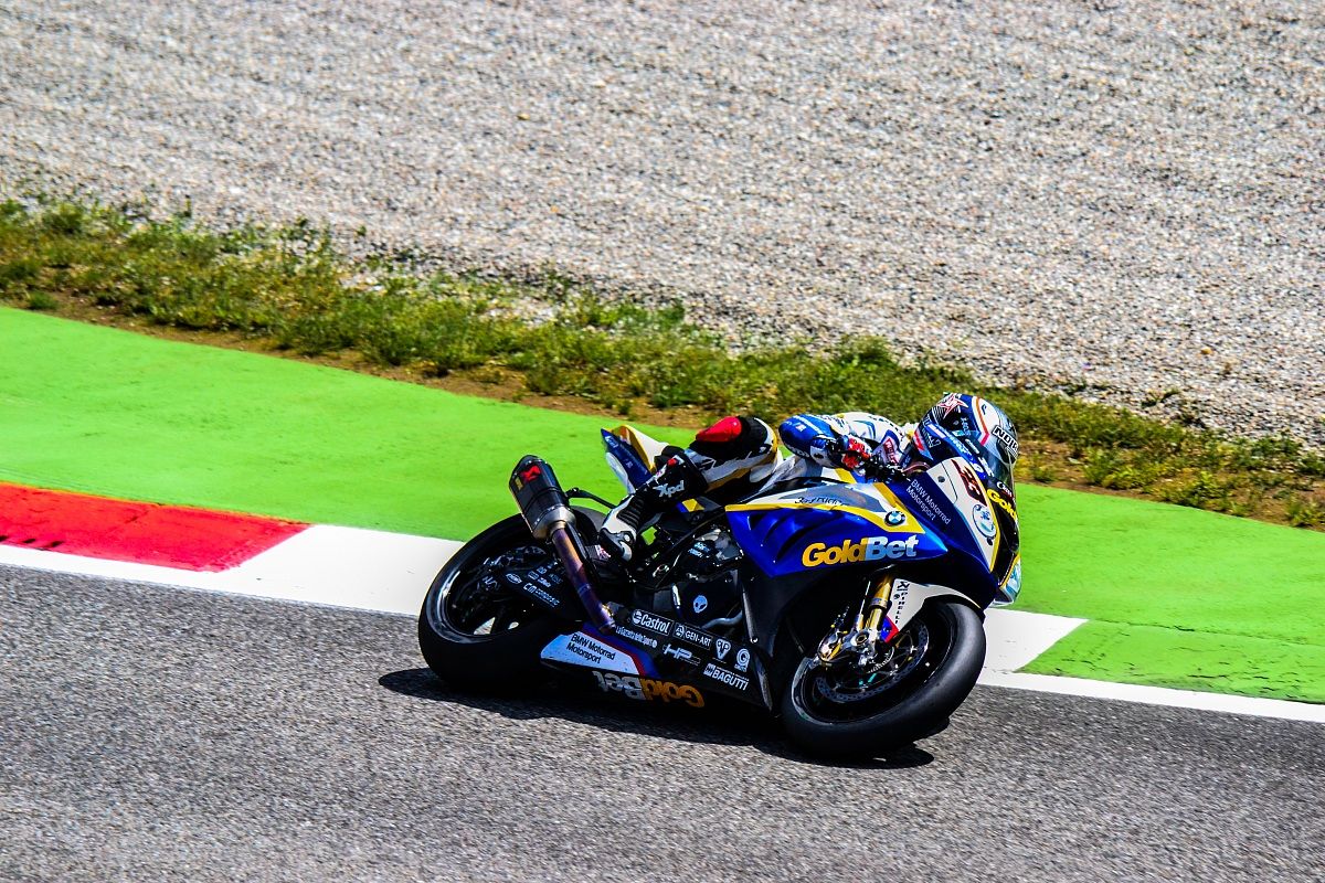 Macho Melandri output from Ascari