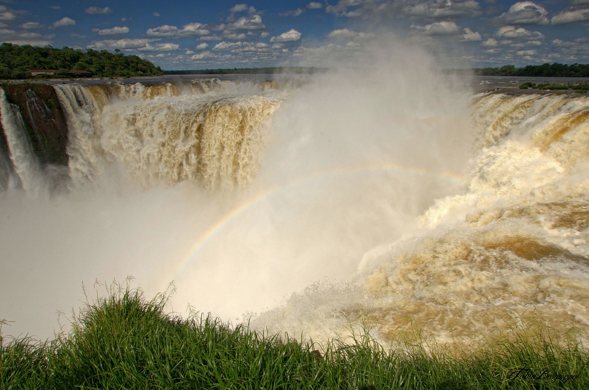 Iguazu Falls: il mostro e la bellezza